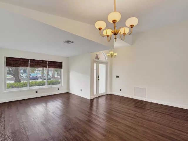 3-bedroom home for sale in Pembroke Pines - 18343 SW 5TH Court - MondialRealty