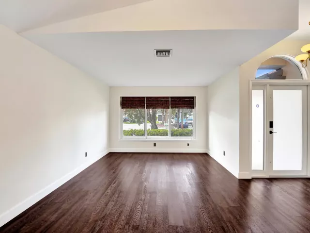 3-bedroom home for sale in Pembroke Pines - 18343 SW 5TH Court - MondialRealty