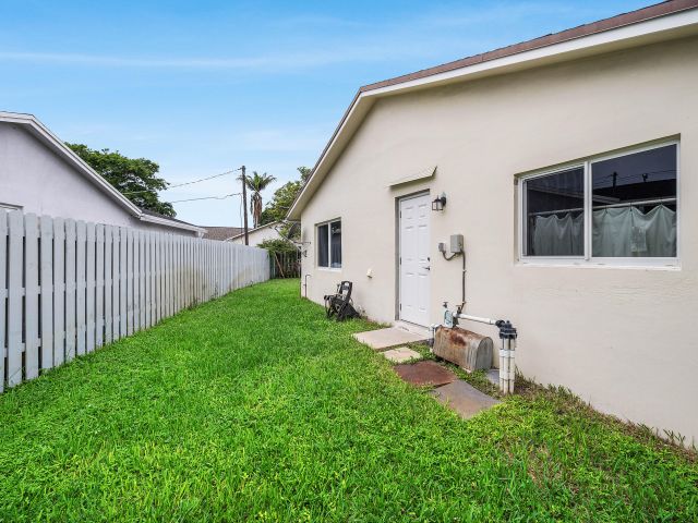 4-bedroom home for sale in Boca Raton - 22217 SW 64TH Terrace - MondialRealty