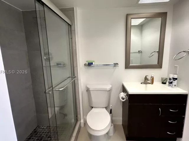 2-bedroom condo for sale in Sunny Isles Beach - 250 174th St 1808 - MondialRealty