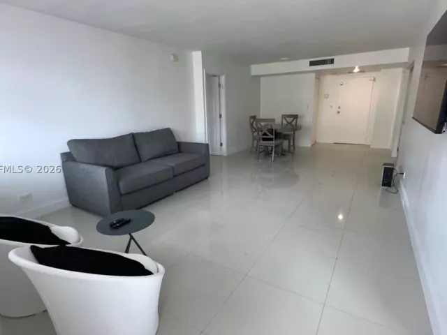 2-bedroom condo for sale in Sunny Isles Beach - 250 174th St 1808 - MondialRealty