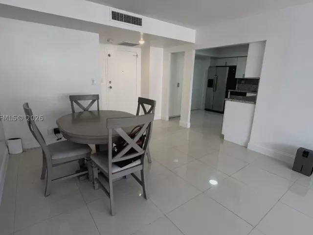 2-bedroom condo for sale in Sunny Isles Beach - 250 174th St 1808 - MondialRealty