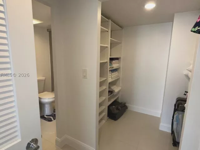2-bedroom condo for sale in Sunny Isles Beach - 250 174th St 1808 - MondialRealty