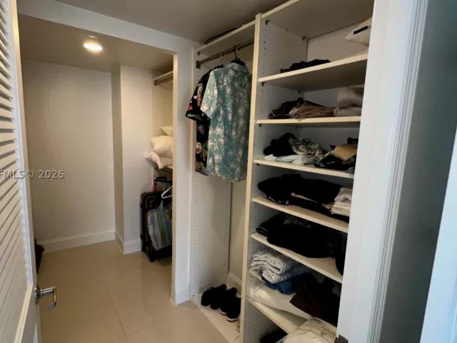 2-bedroom condo for sale in Sunny Isles Beach - 250 174th St 1808 - MondialRealty