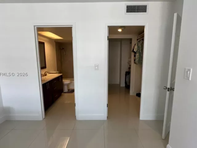 2-bedroom condo for sale in Sunny Isles Beach - 250 174th St 1808 - MondialRealty