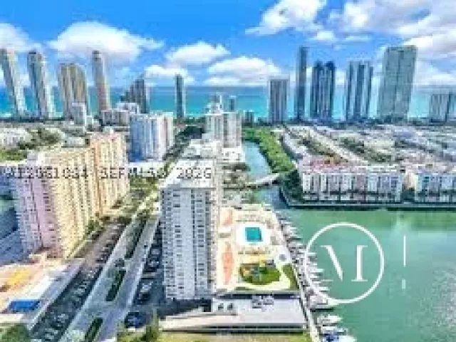 2-bedroom condo for sale in Sunny Isles Beach - 250 174th St 1808 - MondialRealty