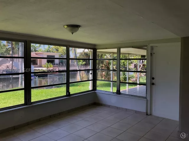 4-bedroom home for rent in Miami - 2560 NE 200th St 0 - MondialRealty