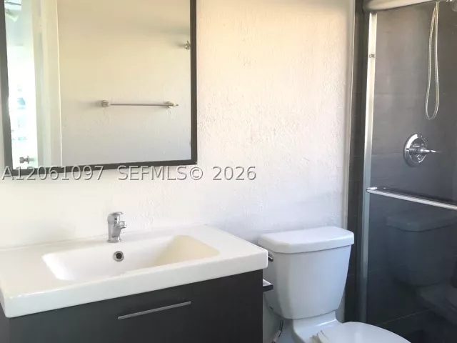 4-bedroom home for rent in Miami - 2560 NE 200th St 0 - MondialRealty