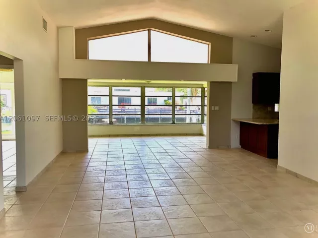 4-bedroom home for rent in Miami - 2560 NE 200th St 0 - MondialRealty