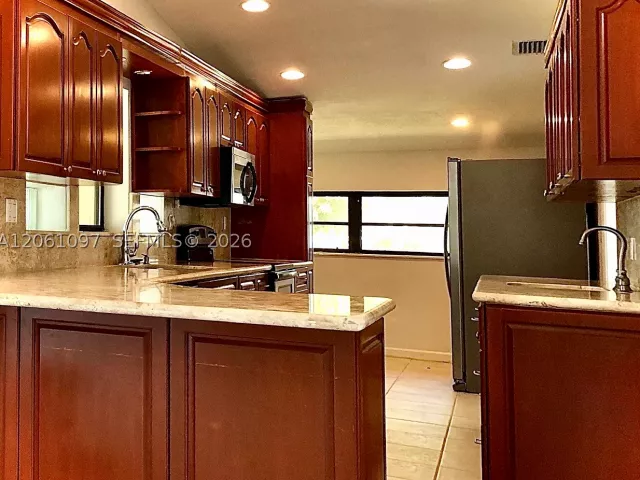 4-bedroom home for rent in Miami - 2560 NE 200th St 0 - MondialRealty