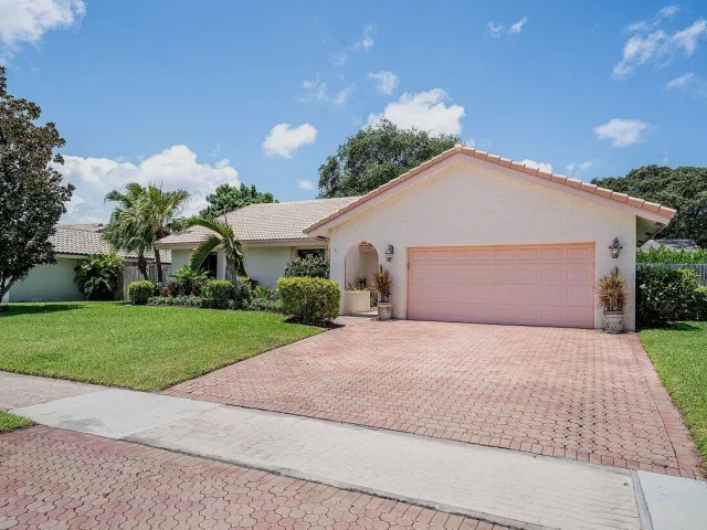 3-bedroom home for sale in Boca Raton - 2371 NW 30th Road - MondialRealty