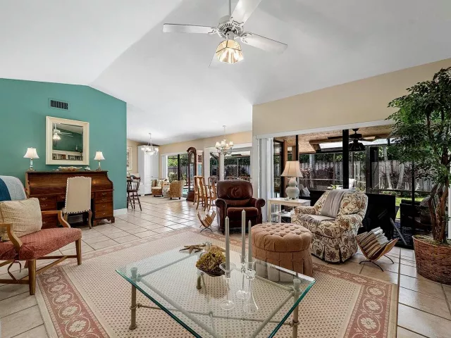 3-bedroom home for sale in Boca Raton - 2371 NW 30th Road - MondialRealty