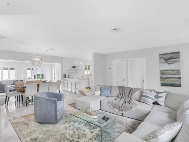 4-bedroom home for rent in Fort Lauderdale - 3025 CENTER Avenue - MondialRealty