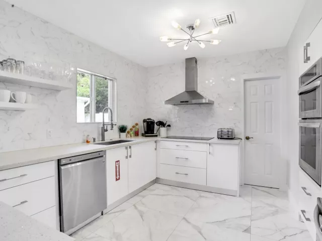 4-bedroom home for rent in Fort Lauderdale - 3025 CENTER Avenue - MondialRealty