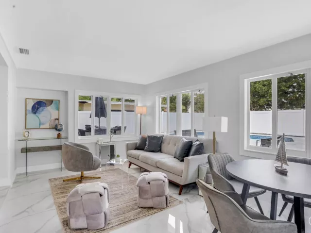 4-bedroom home for rent in Fort Lauderdale - 3025 CENTER Avenue - MondialRealty