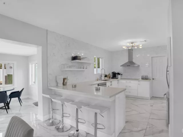 4-bedroom home for rent in Fort Lauderdale - 3025 CENTER Avenue - MondialRealty
