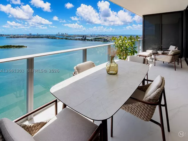 1-bedroom condo for sale in Miami - 700 NE 24th St 3004 - MondialRealty