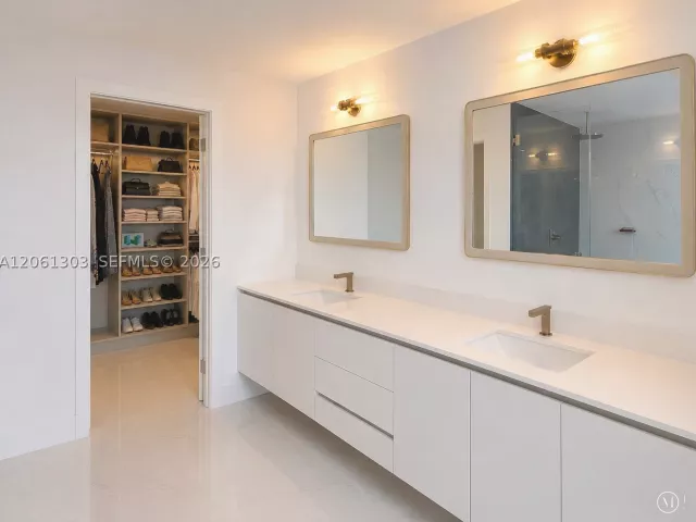 1-bedroom condo for sale in Miami - 700 NE 24th St 3004 - MondialRealty