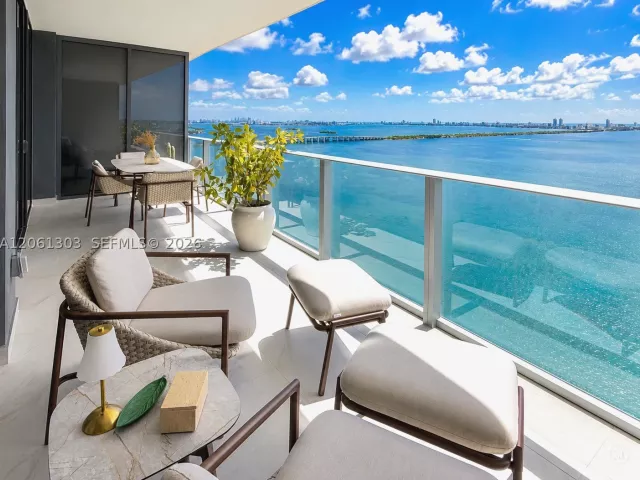 1-bedroom condo for sale in Miami - 700 NE 24th St 3004 - MondialRealty