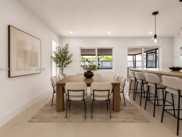 5-bedroom home for sale in Miami Gardens - 16100 NW 28th Ct - MondialRealty