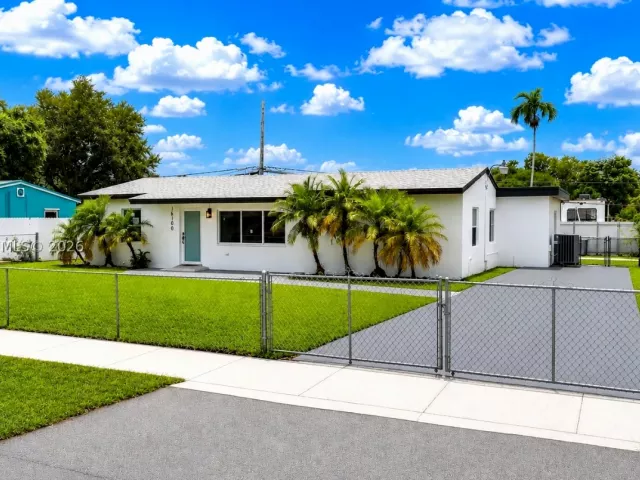 5-bedroom home for sale in Miami Gardens - 16100 NW 28th Ct - MondialRealty