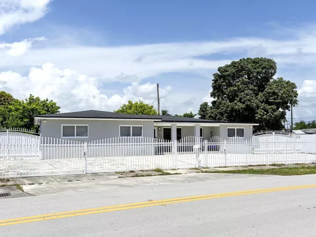3-bedroom home for sale in Miami Gardens - 17840 NW 28TH Court - MondialRealty