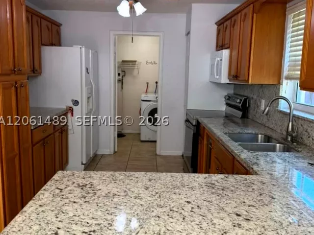 3-bedroom home for rent in Hollywood - 6645 Franklin St 1 - MondialRealty
