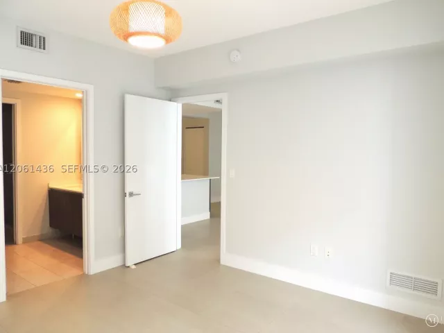 1-bedroom condo for sale in Miami - 488 NE 18th St 3104 - MondialRealty