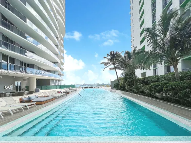 1-bedroom condo for sale in Miami - 488 NE 18th St 3104 - MondialRealty