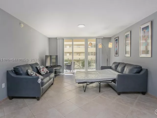 2-bedroom condo for rent in Hallandale Beach - 2080 S OCEAN DR 309 - MondialRealty