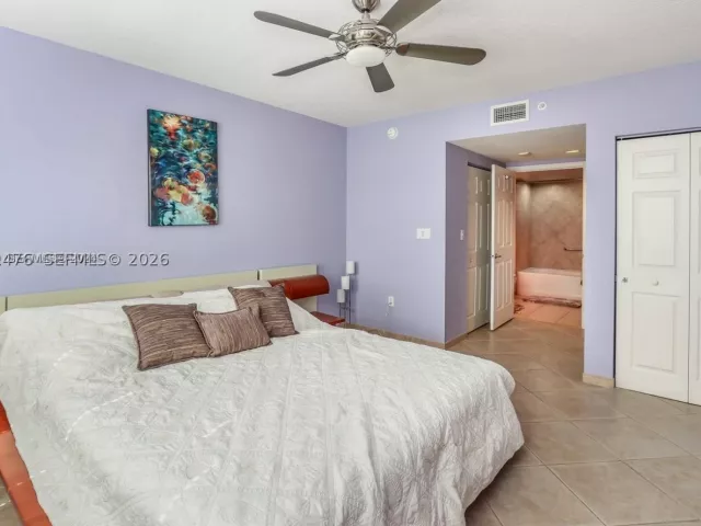 2-bedroom condo for rent in Hallandale Beach - 2080 S OCEAN DR 309 - MondialRealty