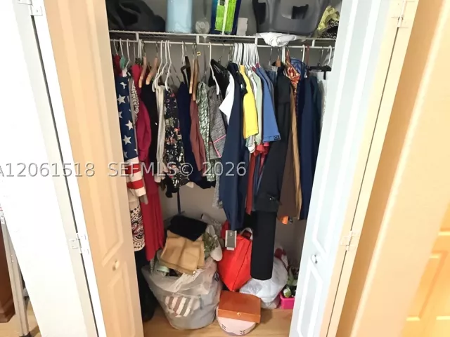 3-bedroom home for sale in Miami - 15462 SW 39th St - MondialRealty