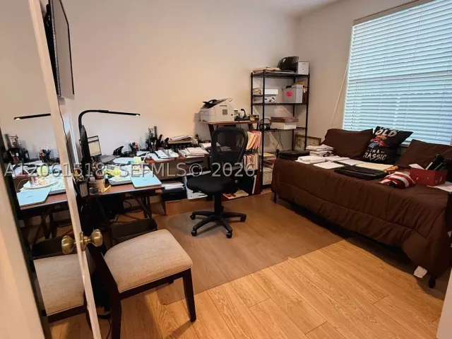3-bedroom home for sale in Miami - 15462 SW 39th St - MondialRealty