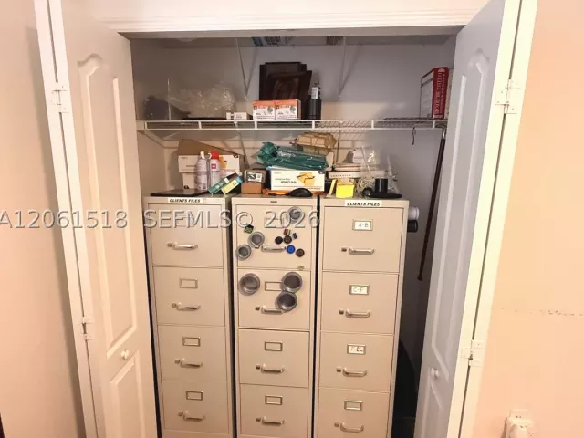 3-bedroom home for sale in Miami - 15462 SW 39th St - MondialRealty
