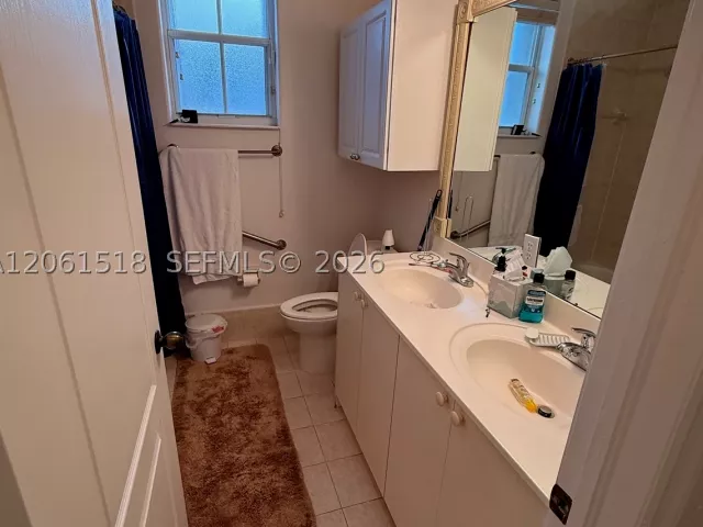 3-bedroom home for sale in Miami - 15462 SW 39th St - MondialRealty