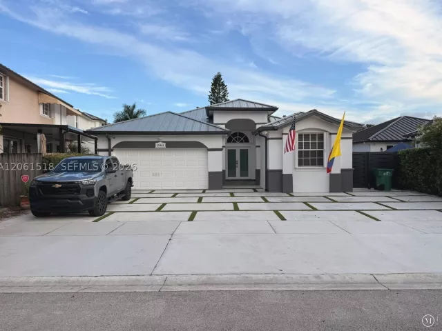 3-bedroom home for sale in Miami - 15462 SW 39th St - MondialRealty