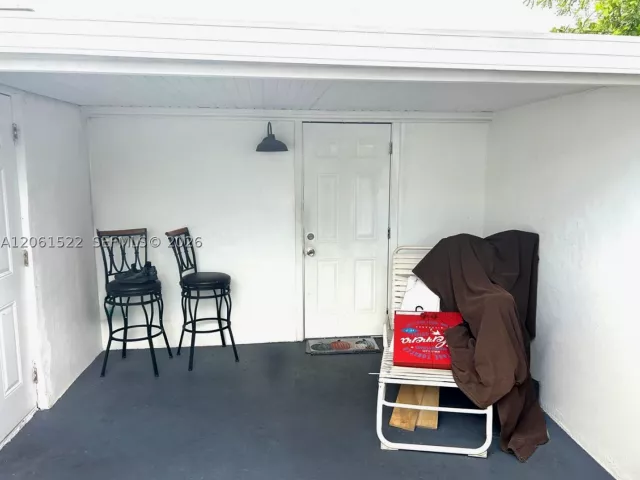 4-bedroom home for sale in Miami - 10401 NW 33rd Ave - MondialRealty