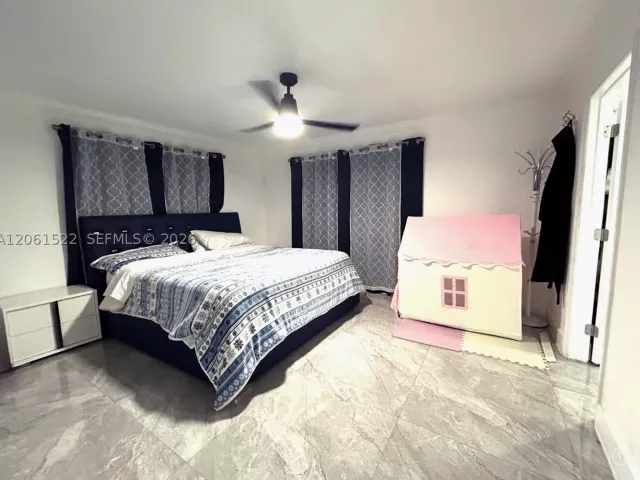 4-bedroom home for sale in Miami - 10401 NW 33rd Ave - MondialRealty