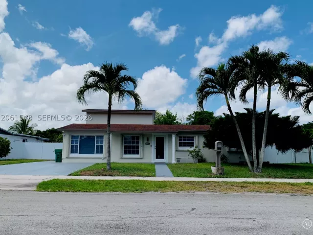 3-bedroom home for rent in Miami Gardens - 5441 NW 174th Dr - MondialRealty