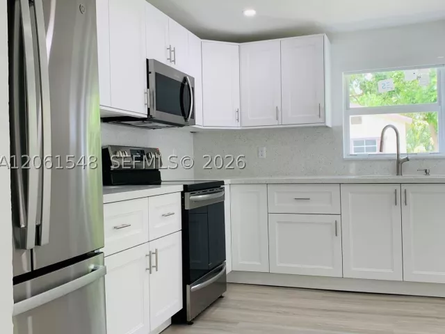 3-bedroom home for rent in Miami Gardens - 5441 NW 174th Dr - MondialRealty