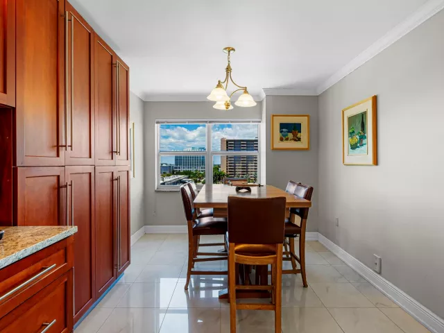 2-bedroom condo for sale in Fort Lauderdale - 3410 Galt Ocean Drive 609n - MondialRealty