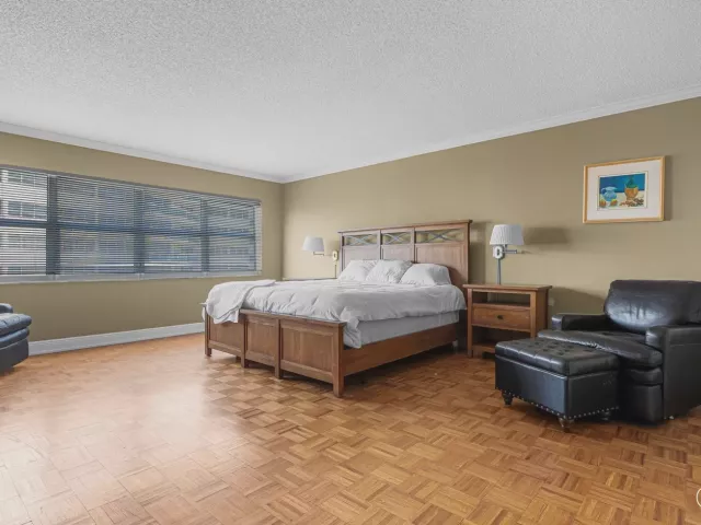 2-bedroom condo for sale in Fort Lauderdale - 3410 Galt Ocean Drive 609n - MondialRealty