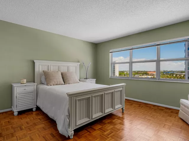 2-bedroom condo for sale in Fort Lauderdale - 3410 Galt Ocean Drive 609n - MondialRealty