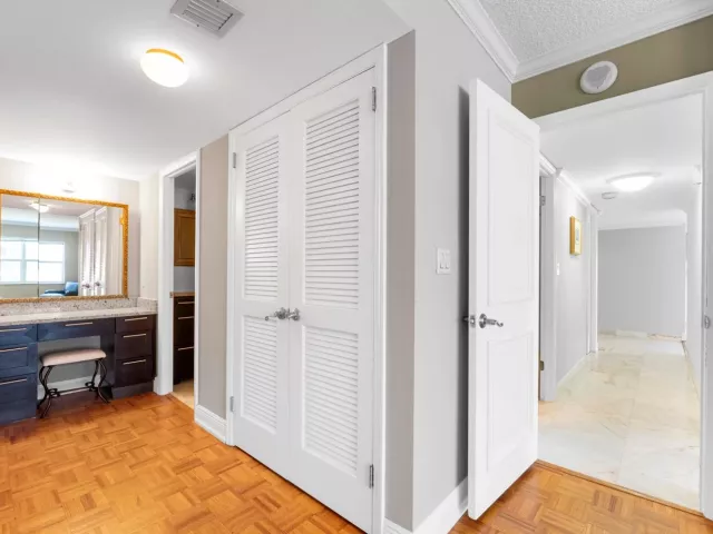 2-bedroom condo for sale in Fort Lauderdale - 3410 Galt Ocean Drive 609n - MondialRealty