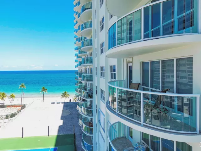 2-bedroom condo for sale in Fort Lauderdale - 3410 Galt Ocean Drive 609n - MondialRealty