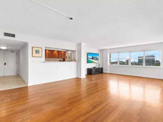 2-bedroom condo for sale in Fort Lauderdale - 3410 Galt Ocean Drive 609n - MondialRealty