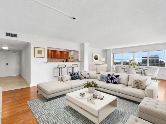 2-bedroom condo for sale in Fort Lauderdale - 3410 Galt Ocean Drive 609n - MondialRealty