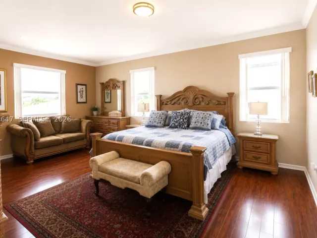 6-bedroom home for sale in Homestead - 4190 NE 20th St - MondialRealty