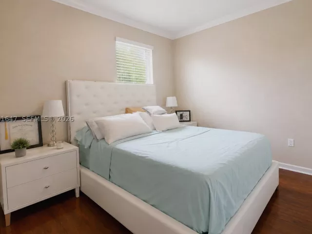 6-bedroom home for sale in Homestead - 4190 NE 20th St - MondialRealty