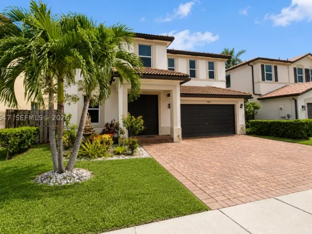 6-bedroom home for sale in Homestead - 4190 NE 20th St - MondialRealty